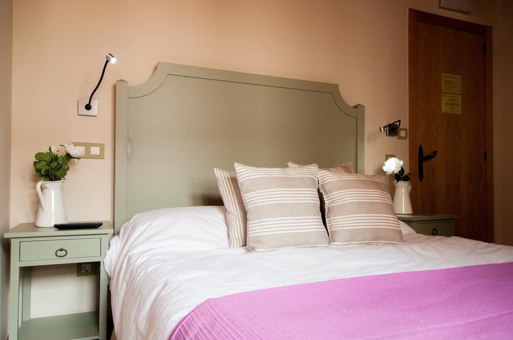 Hotel Rural Princesa Kristina Covarrubias Szoba fotó